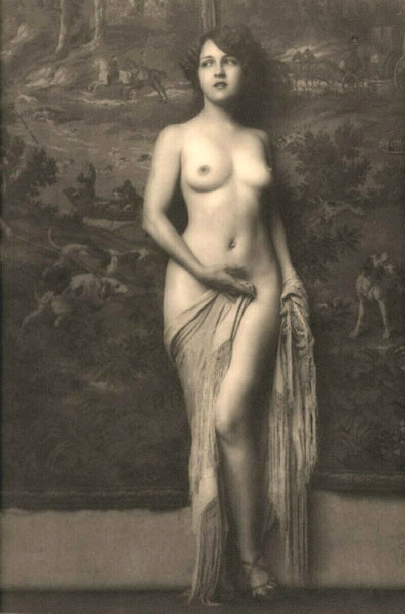Naked women of the past
