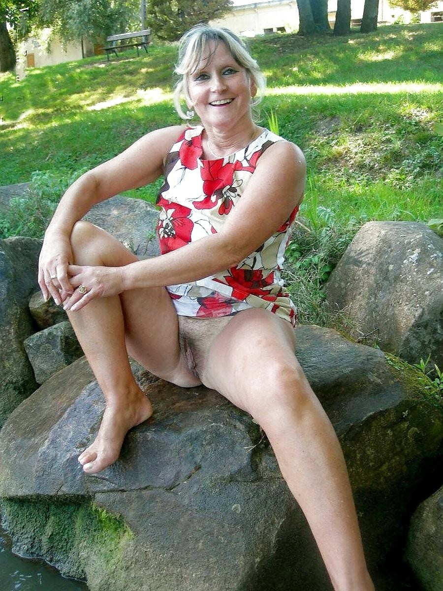 Adult women without panties