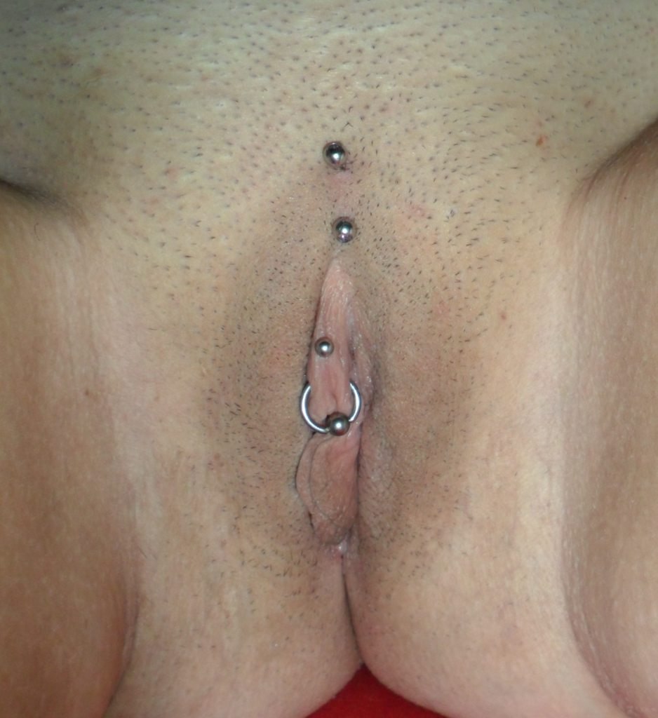 Women's intimate piercing