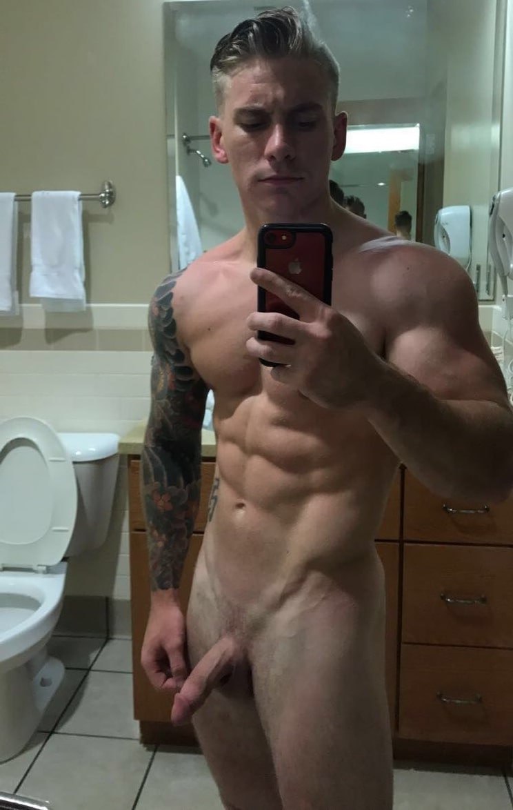 Erotic selfies of guys