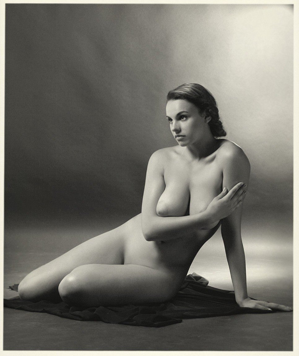 Women's photo portraits in the style of nude