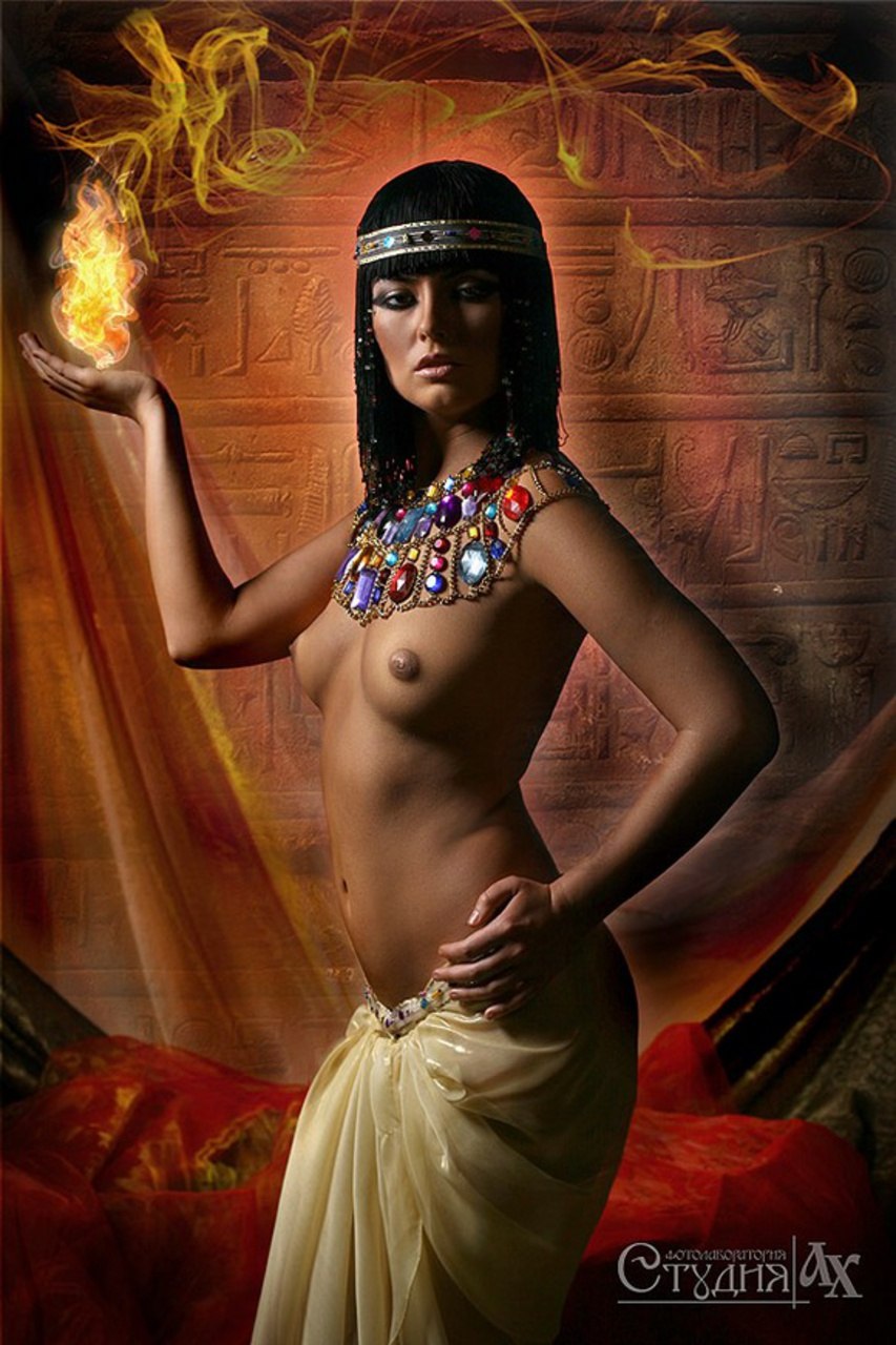 Cleopatra Queen Egypt Naked