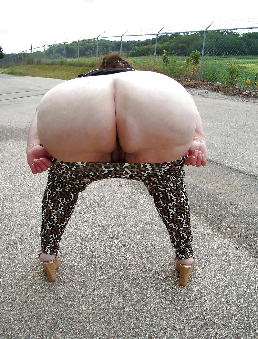 Fat asses without panties