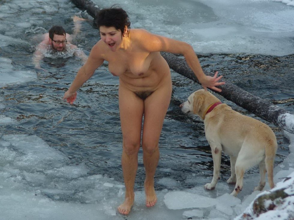 Bathing in the hole of women naked