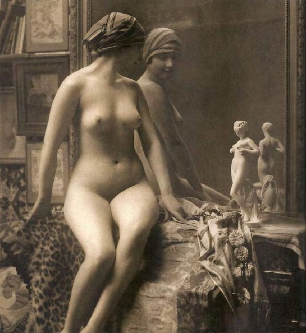 The first erotic photos