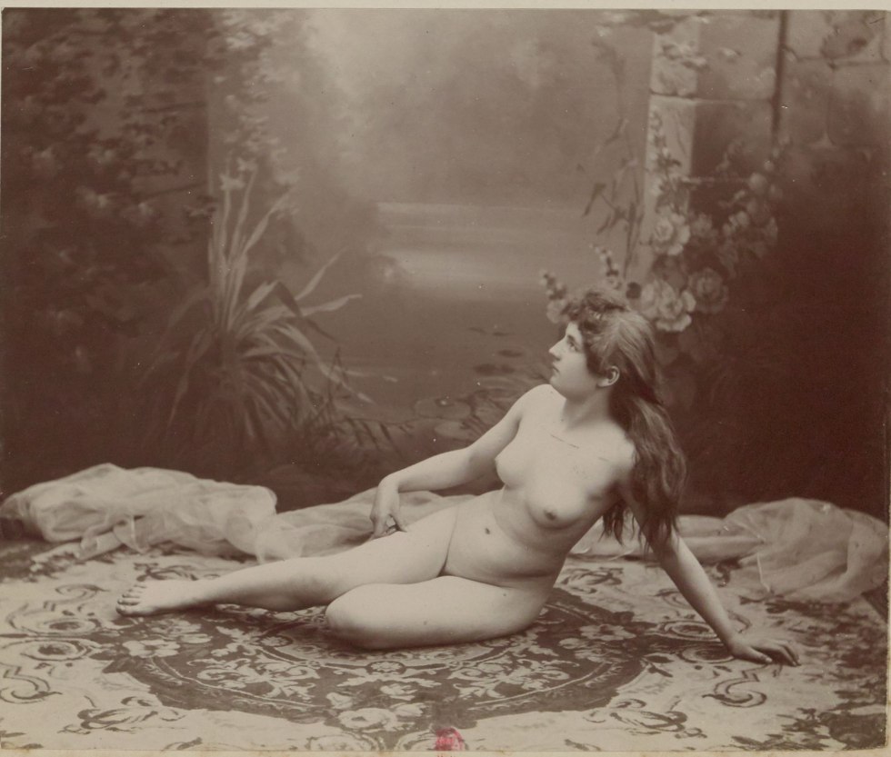 Naked beauties of the beginning of the 20th century