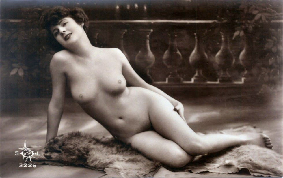 Naked women of the past