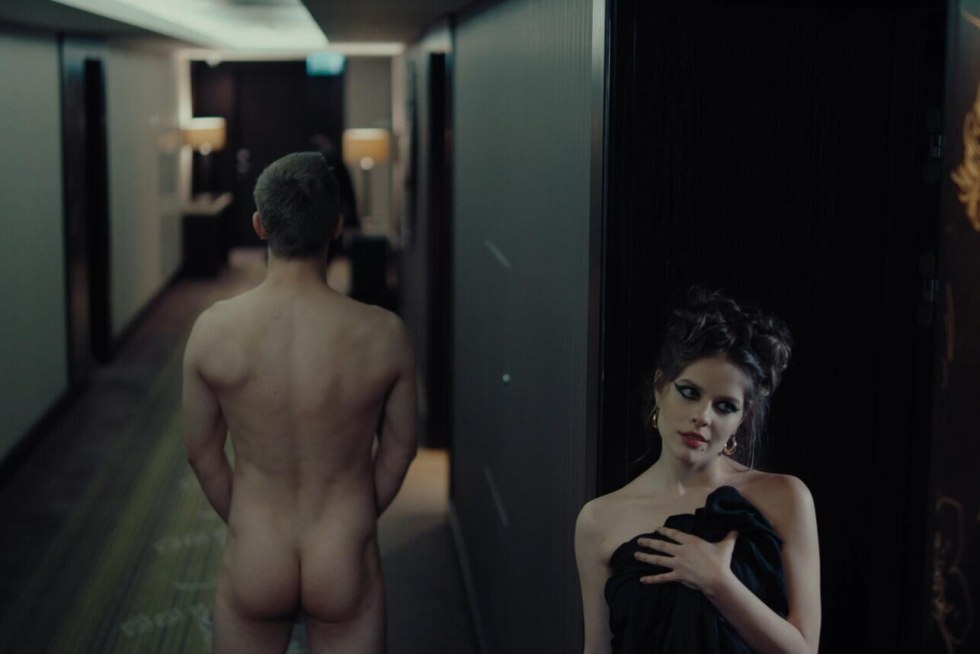 Dinara Drukarova about freaks and people 1998 naked