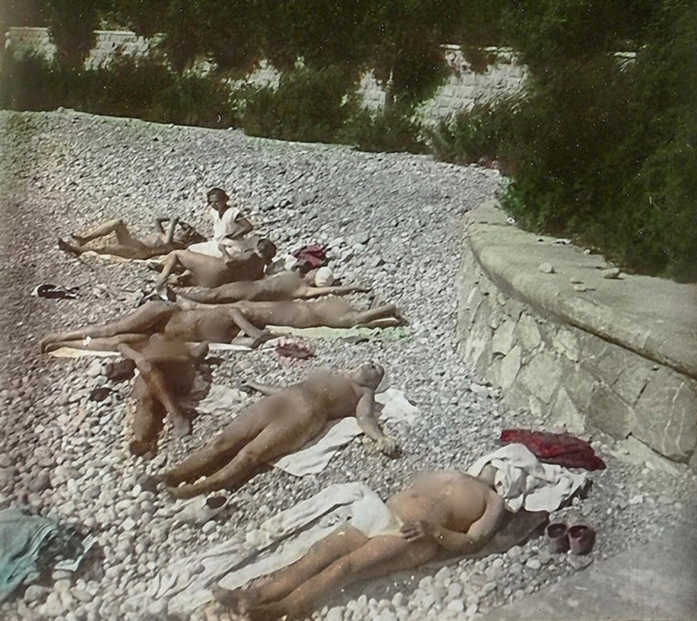 Sunny baths Nagish Retro