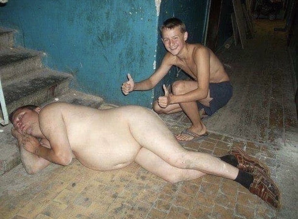 Naked man Helpen nude