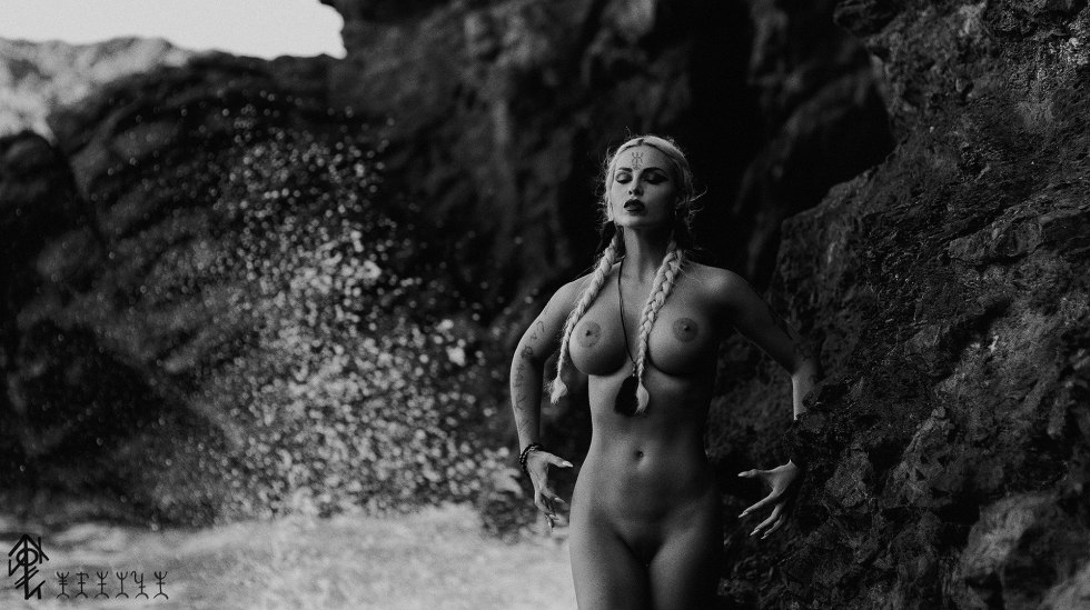 Maria Desiderieva is naked