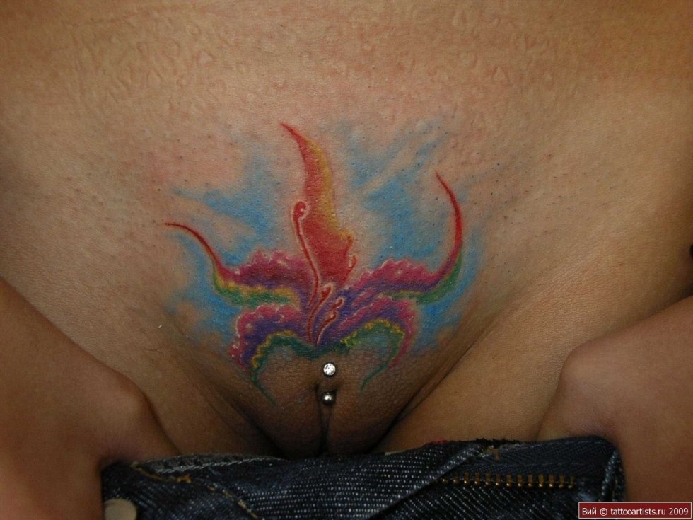 Tattoo in intimate places women