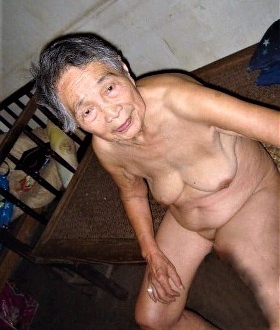 Chinese woman is terrible naked