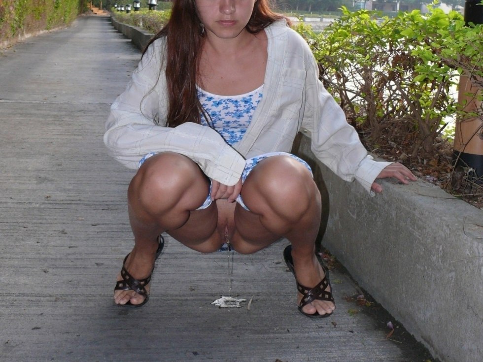 Girls squeezed without panties