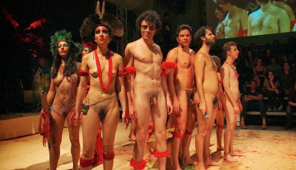 Men's nudity in the theater
