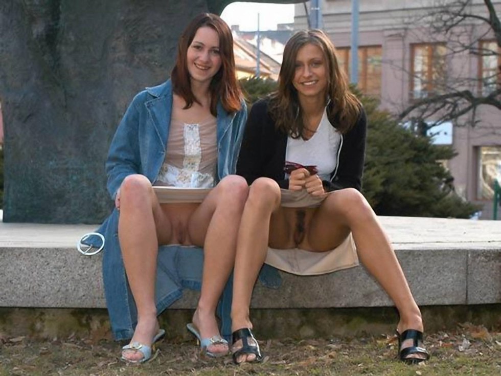 Girls in skirts without panties