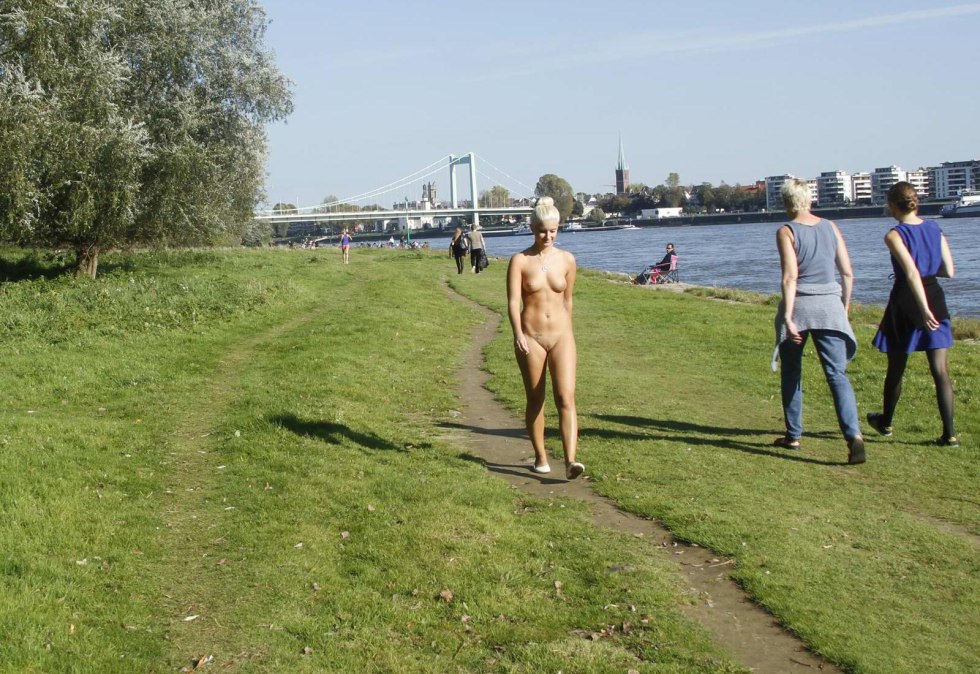 Walking naked on Saratov