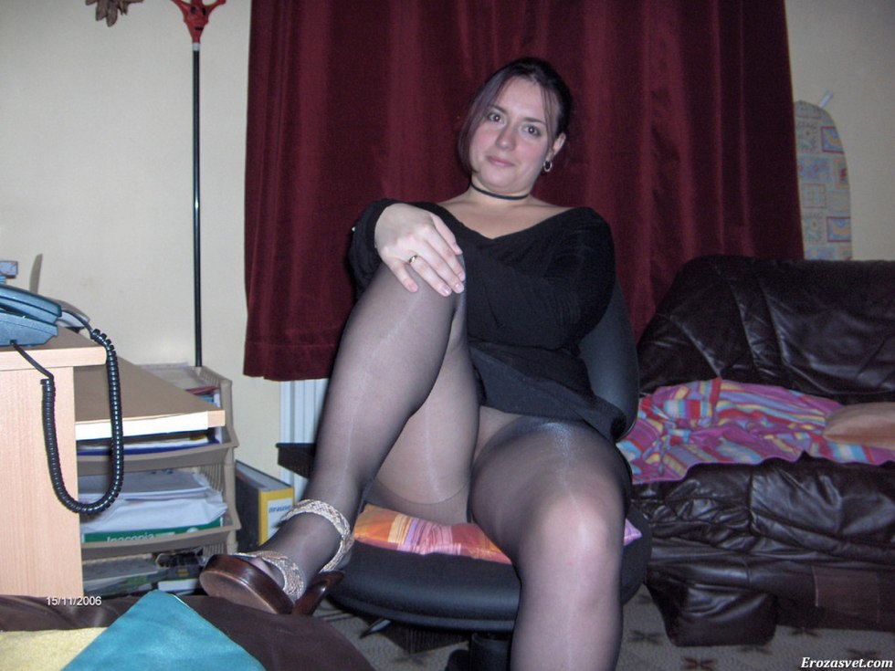 Ladies in pantyhose without panties