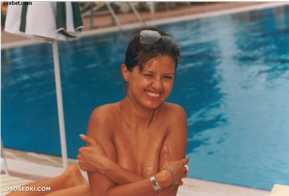 Victoria Bonya with naked breasts