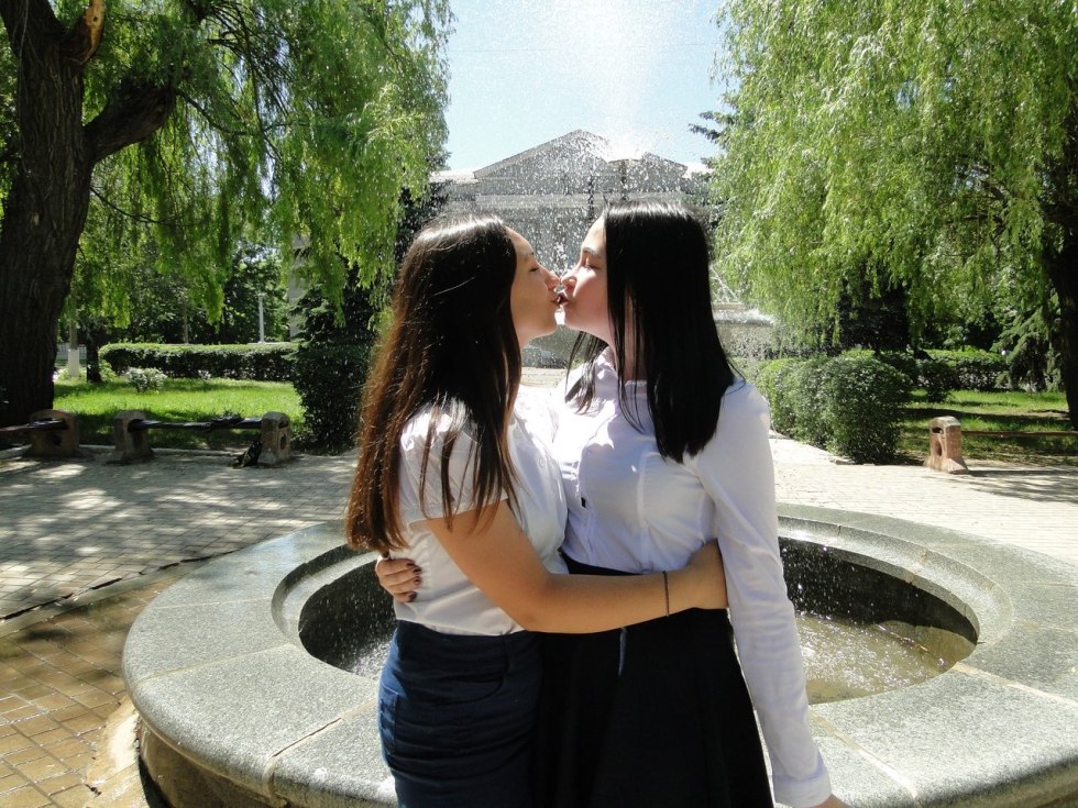 Why all the girl loves photos