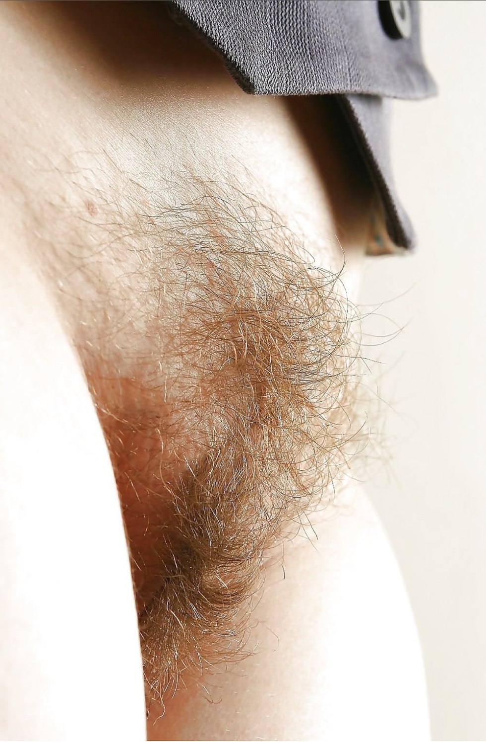 Little hair on the pubis