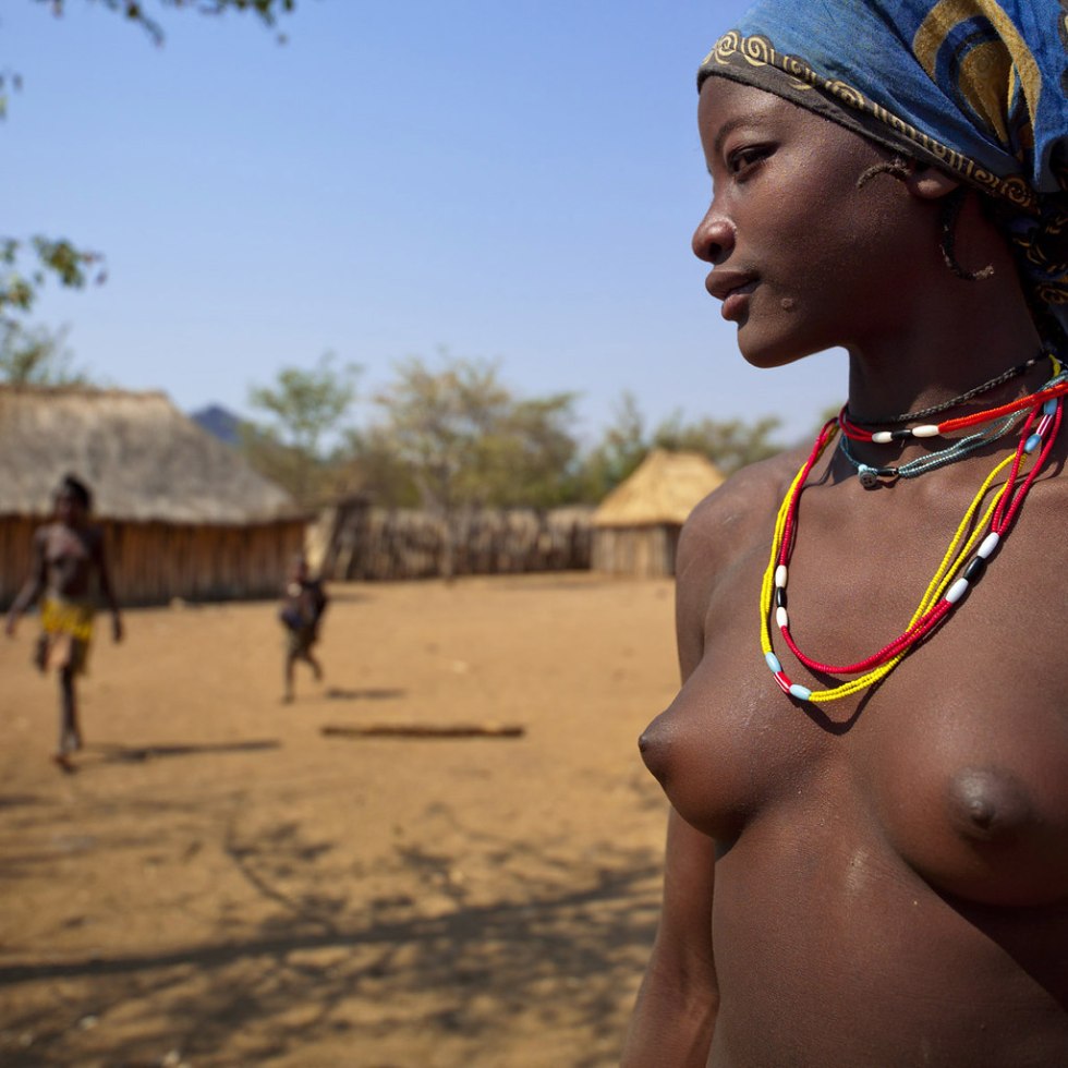 Beautiful naked African girls