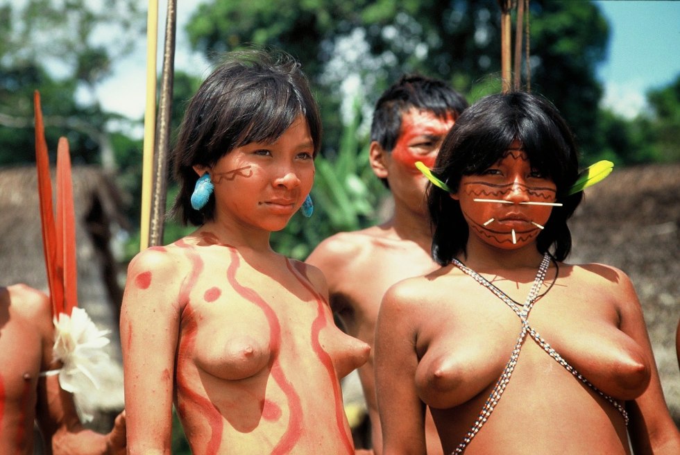 Naked women of the tribe Janomes