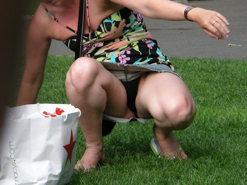 Adult women without panties