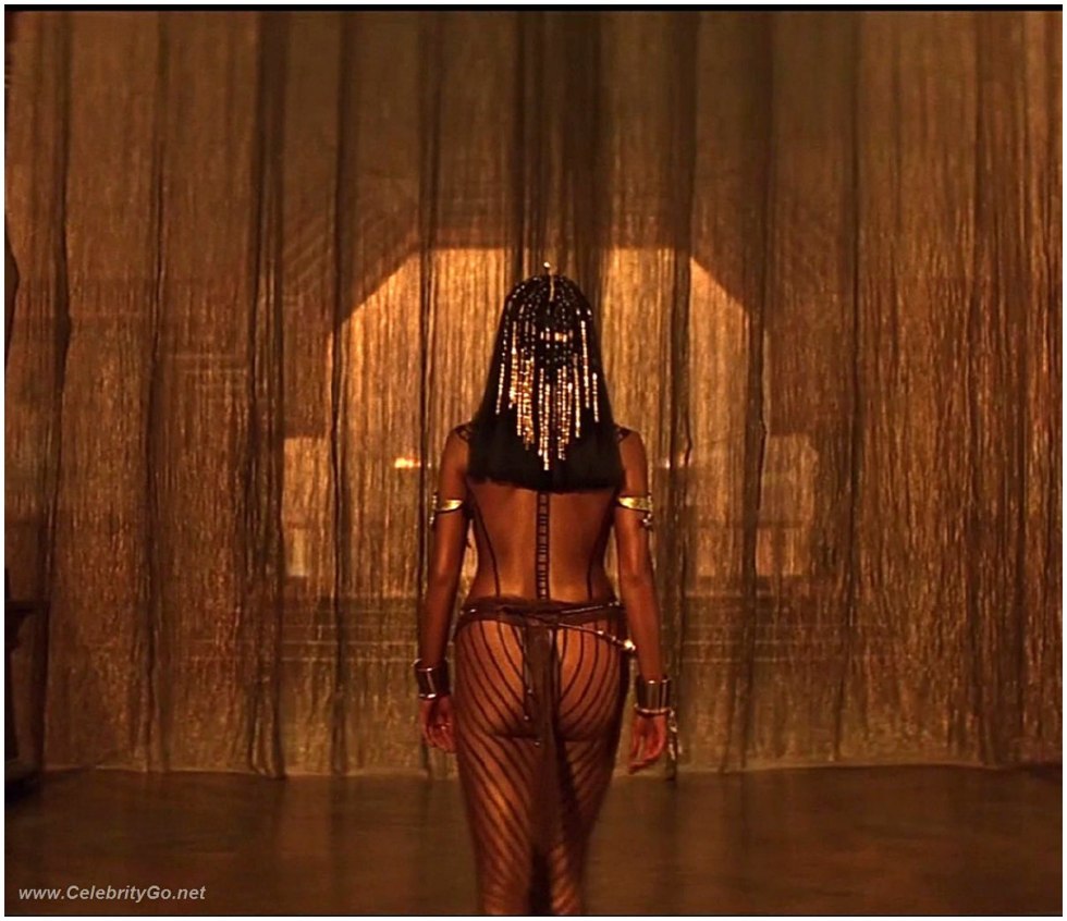 Patricia Velazquez mummy naked