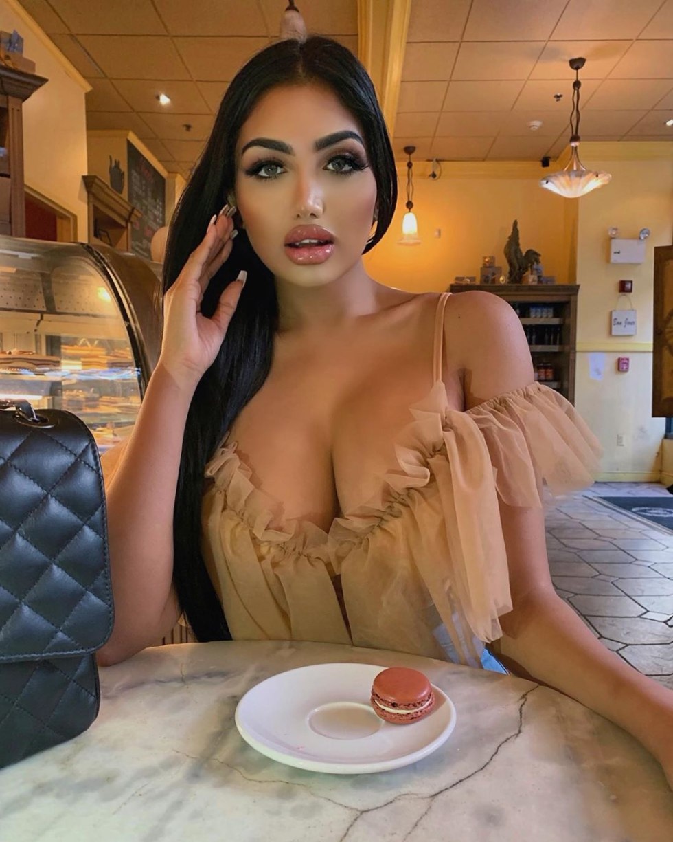 Gul Bakhari to plastic