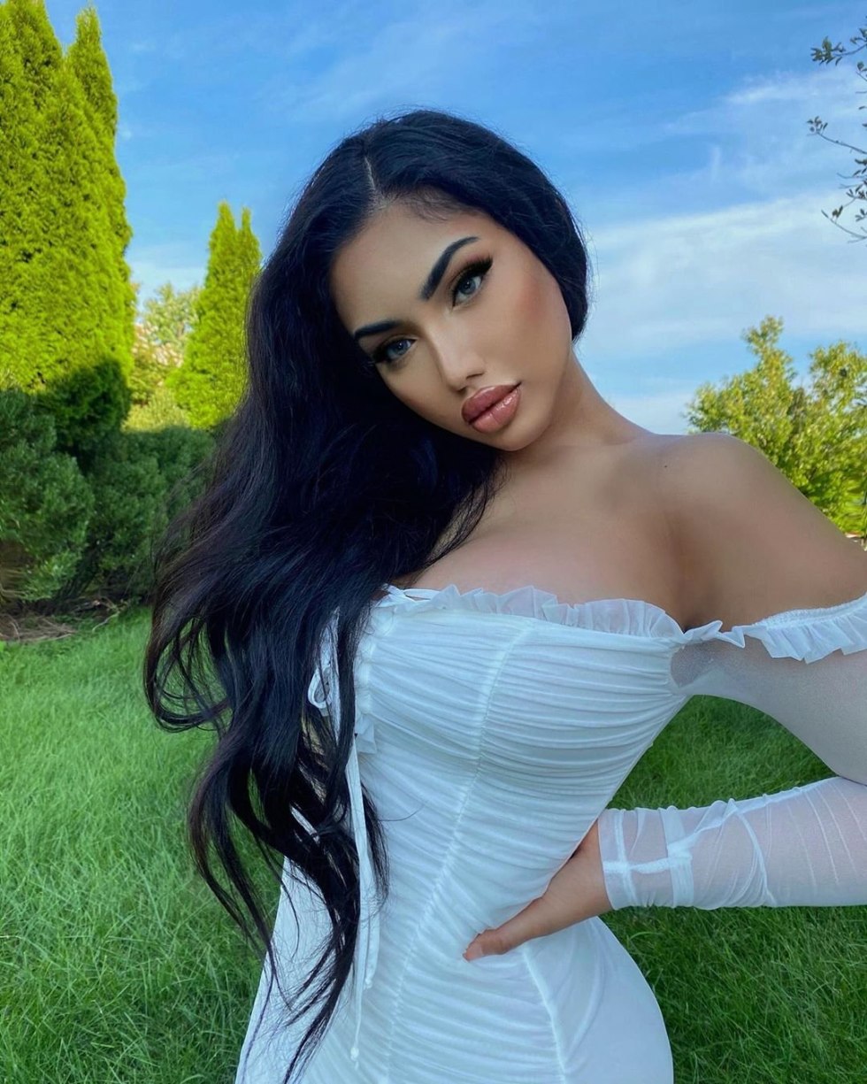 GUL BAKHARI Turkish Kim