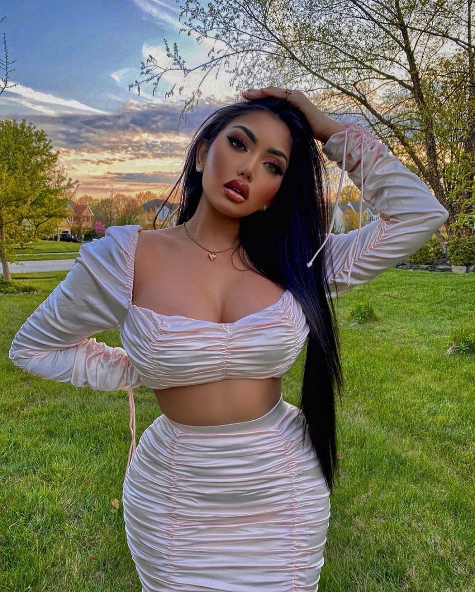 GUL BAKHARI Turkish Kardashian