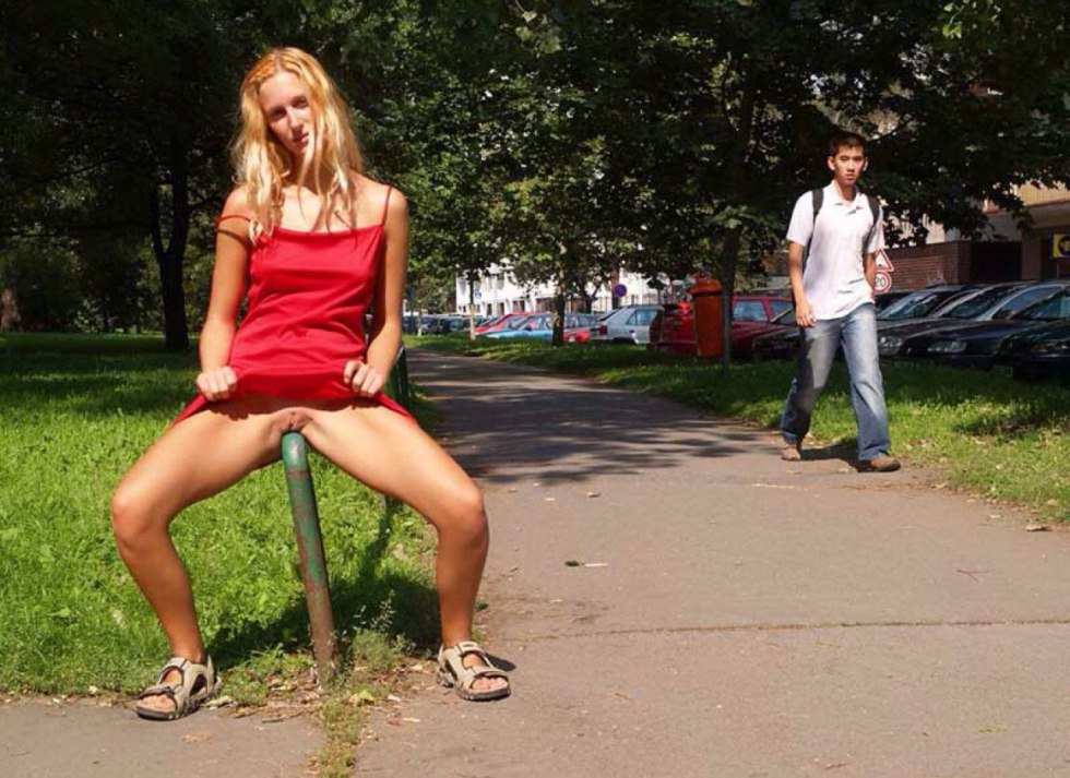 Girls walk without panties