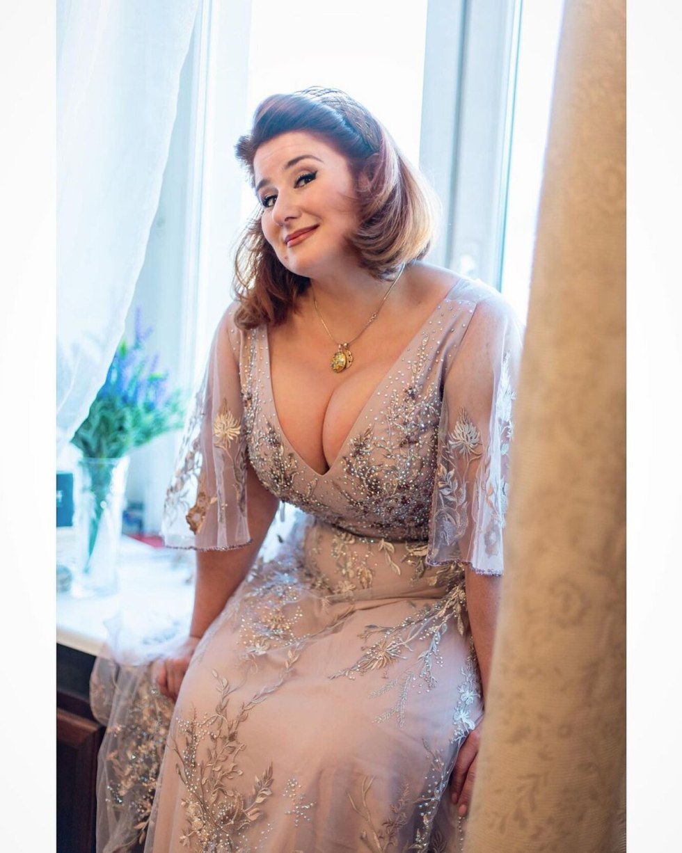 Julia Kuvarzina actress