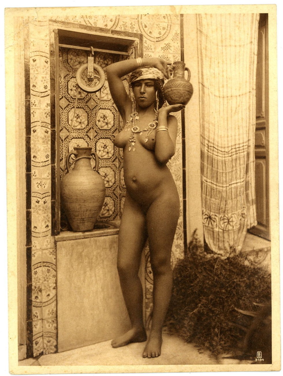 Naked retro African women