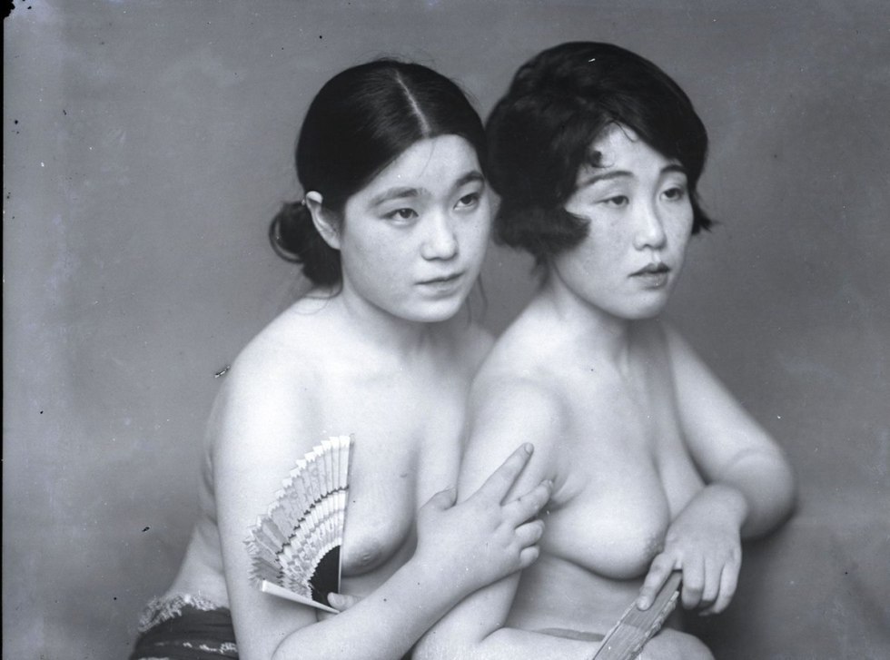 Naked Japanese women retro