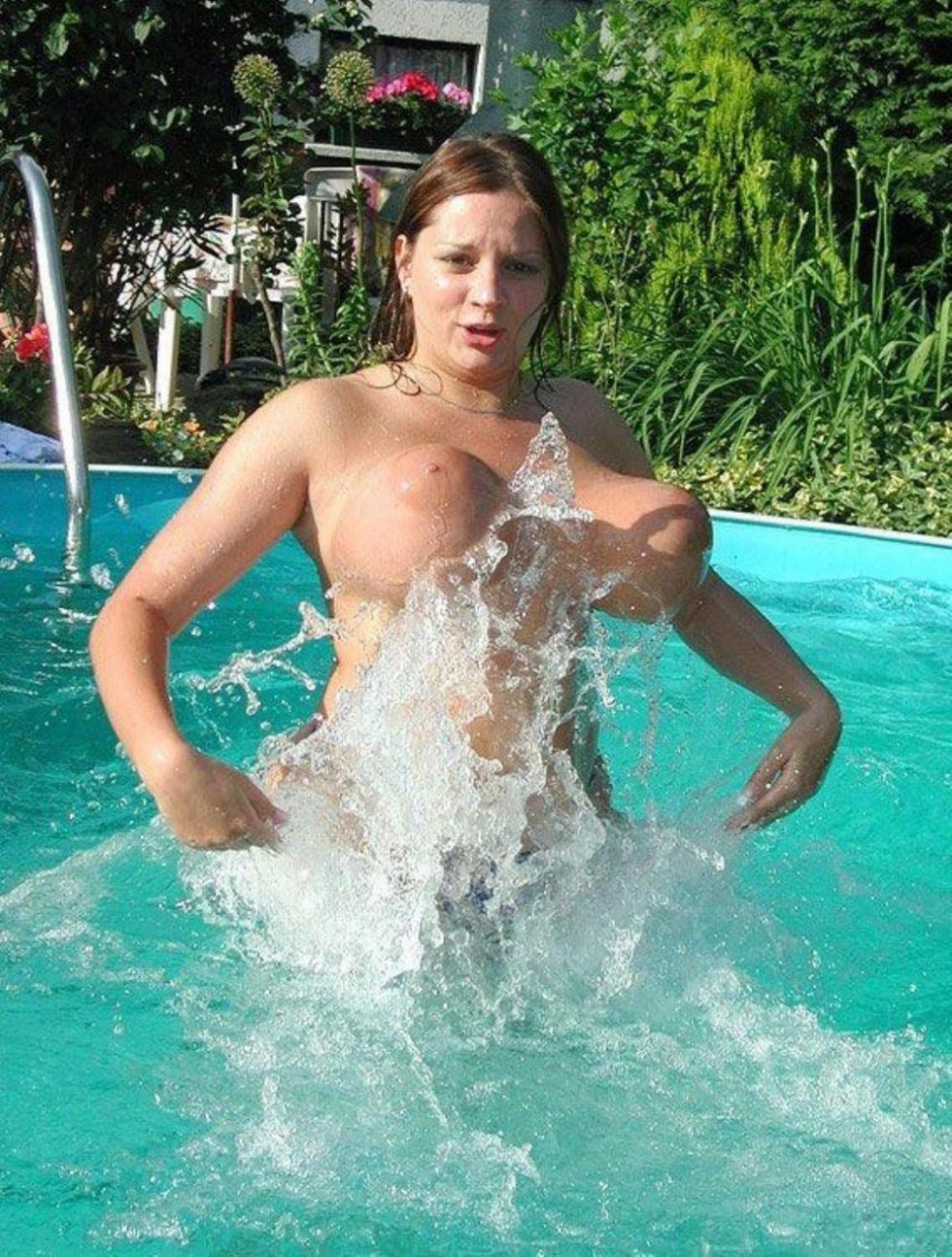 Huge tits in the water park