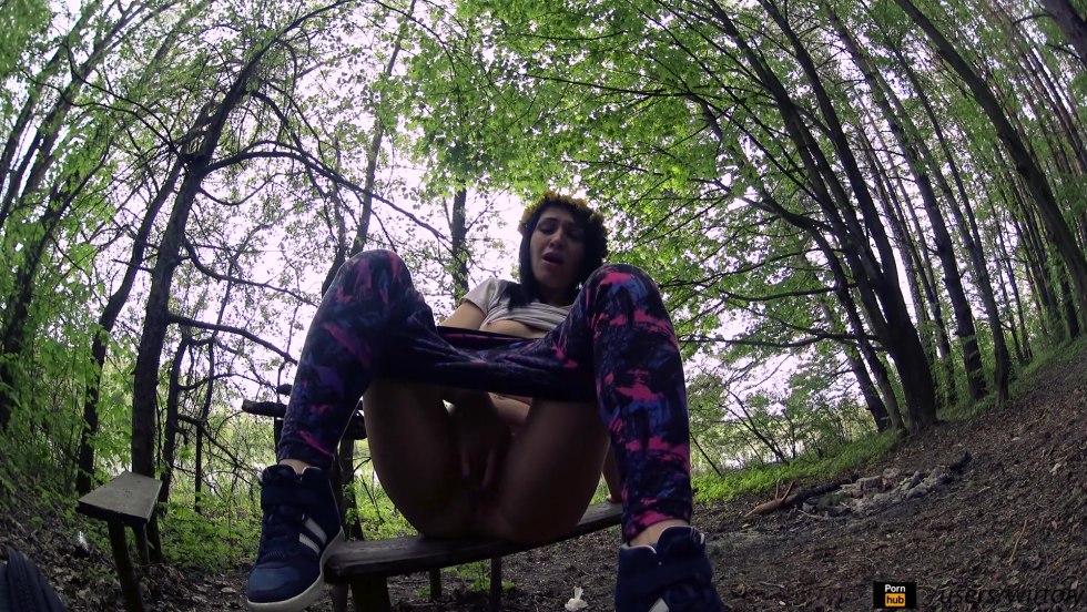 Masturbation on a shop in the park