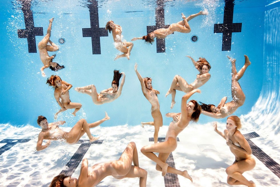 Synchronous swimming naked