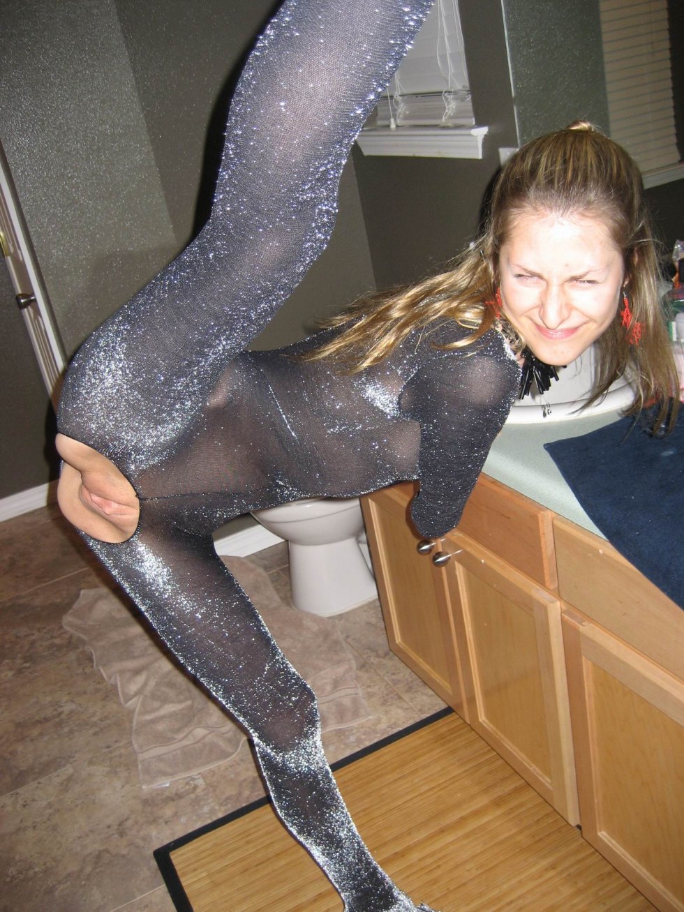 Naked women in leggings