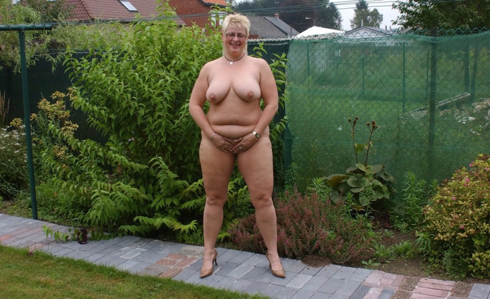 Naked thick women in the garden
