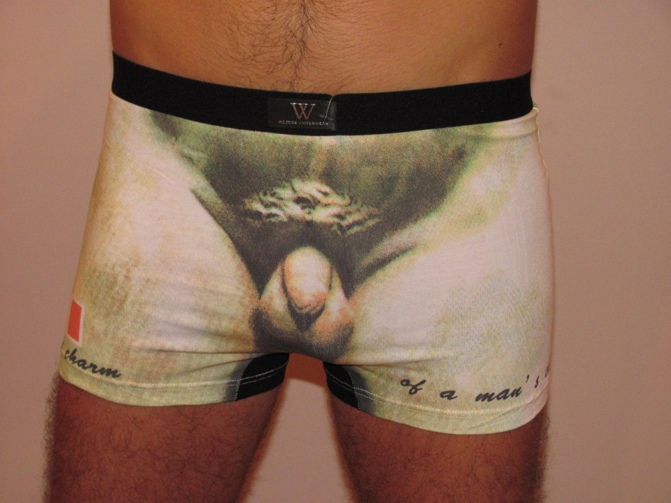 Pisiska male in shorts