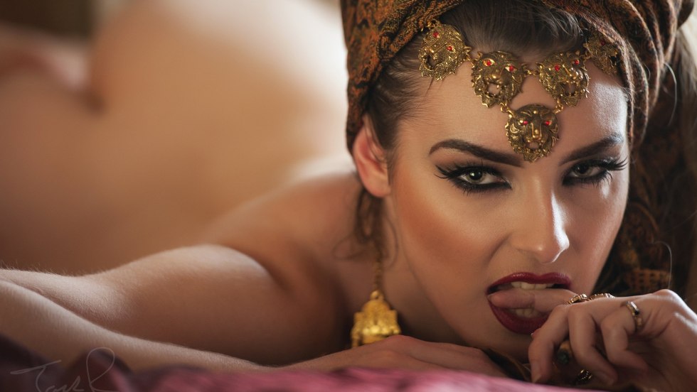 Erotic oriental beauties