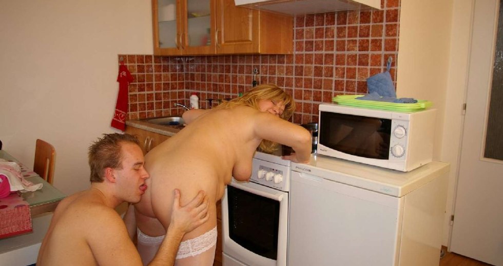 Old women fuck in the kitchen