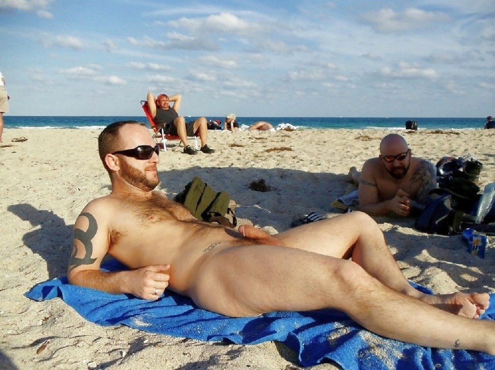 Men on the Nudit beach