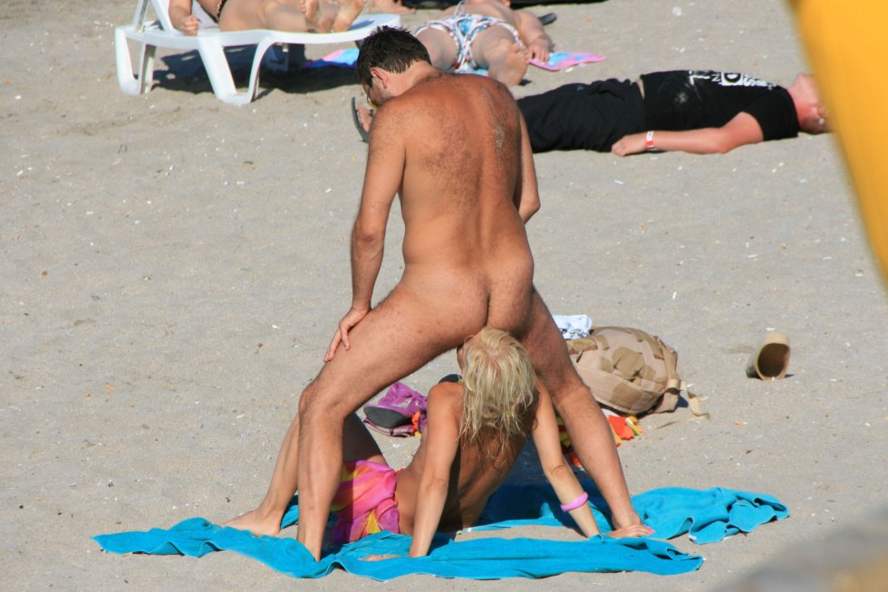 Erotic curioses on the beach