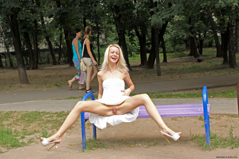 Shows pussy in the park