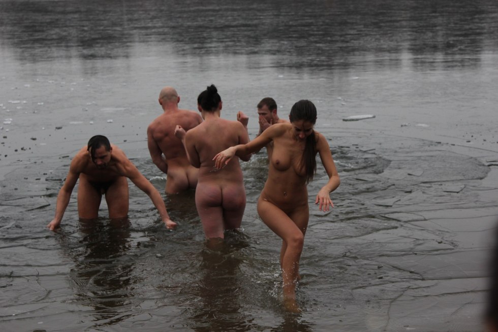 Women with men swim naked