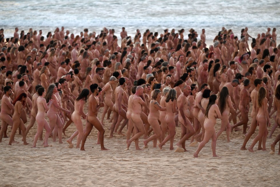 Photoshoot of naked Australians on the beach