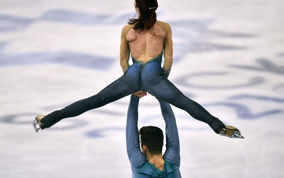 The strangest costumes of skaters